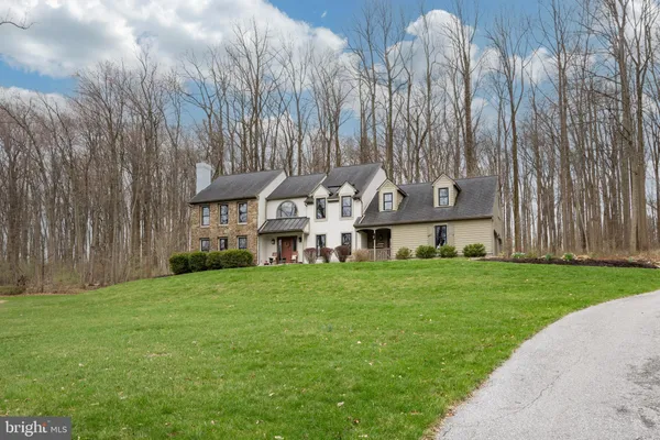 $915,000 | 32 McLeod Pond Road, Glenmoore, PA 19343