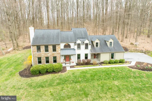 $915,000 | 32 McLeod Pond Road, Glenmoore, PA 19343