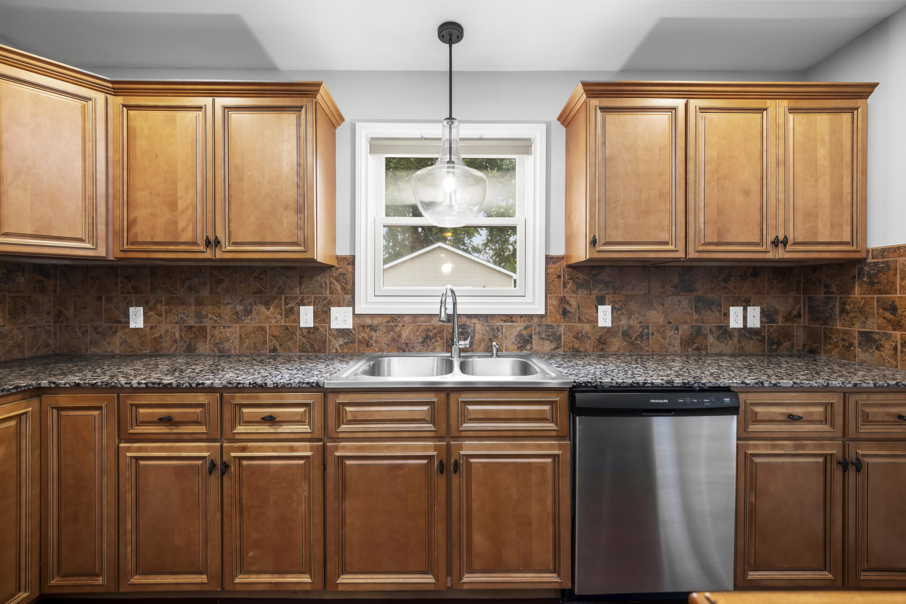 2100 Harvard Road Berkley, MI 48072 - Photo 12 of 40 011 - 2100 Harvard - OnDemandPix Photogr