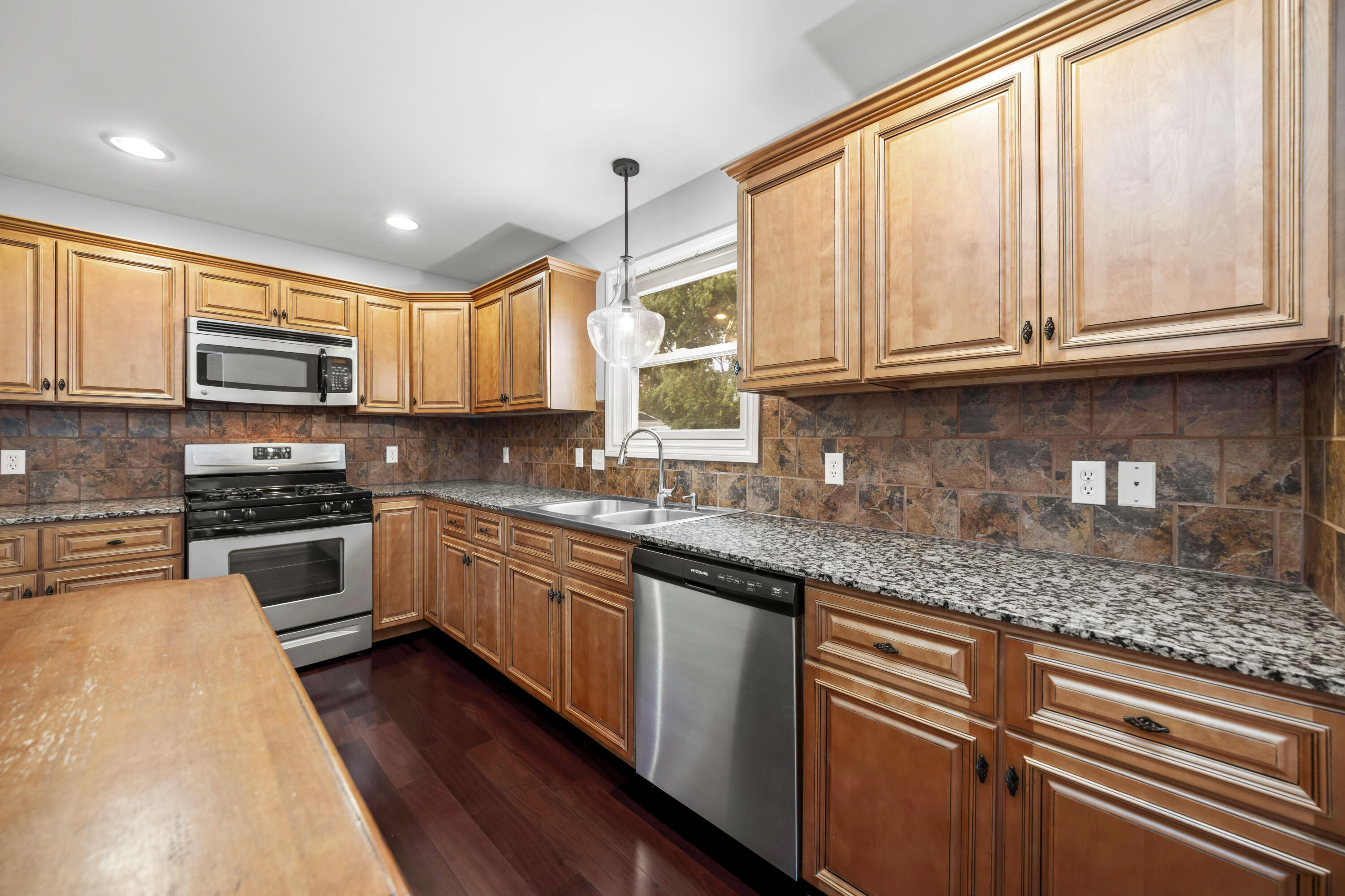 2100 Harvard Road Berkley, MI 48072 - Photo 13 of 40 012 - 2100 Harvard - OnDemandPix Photogr