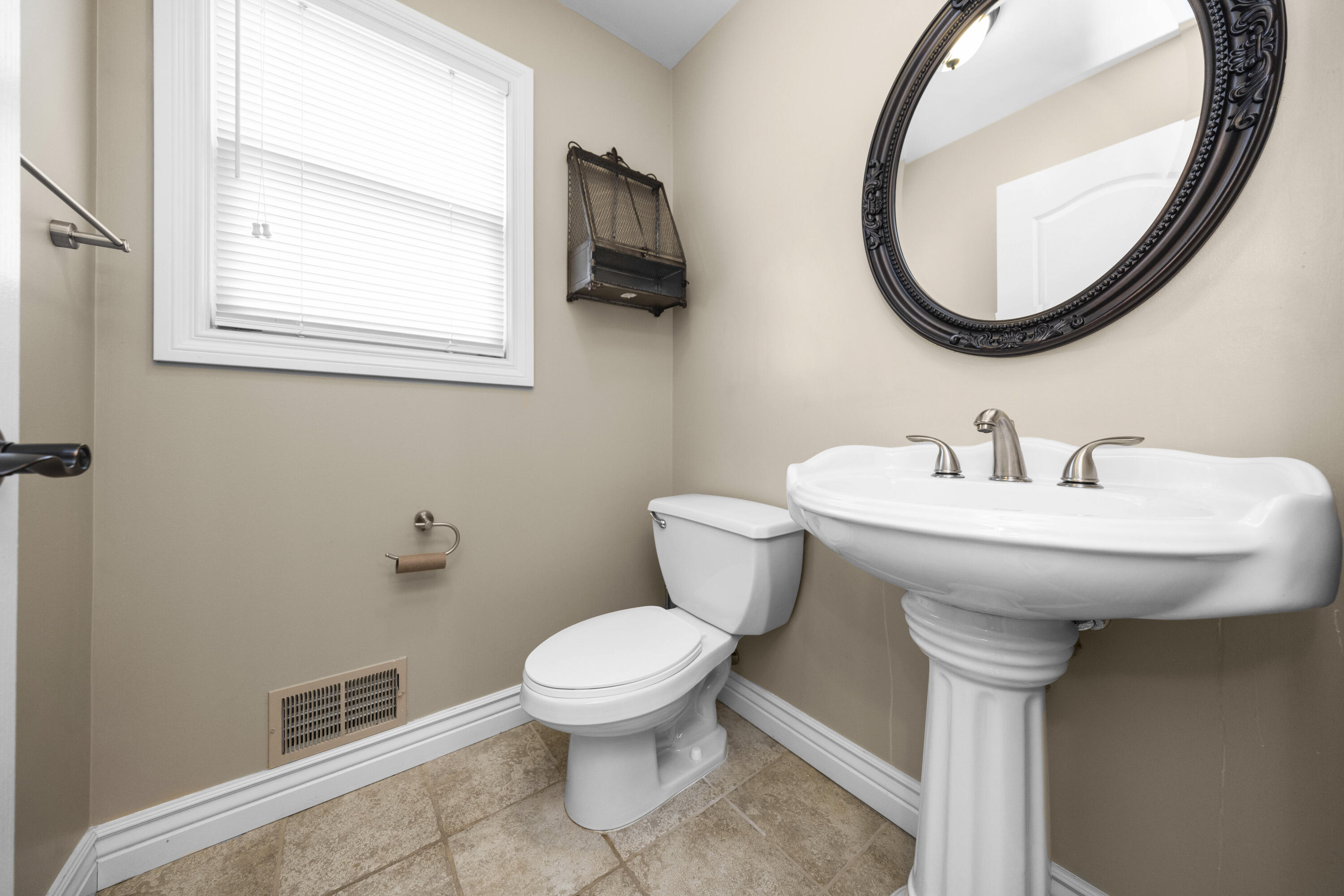 2100 Harvard Road Berkley, MI 48072 - Photo 16 of 40 015 - 2100 Harvard - OnDemandPix Photogr