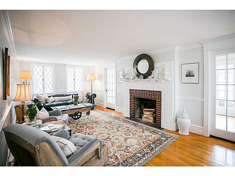 86 Highland Road Tiverton, RI 02878 - Photo 6 of 25 Living Room.