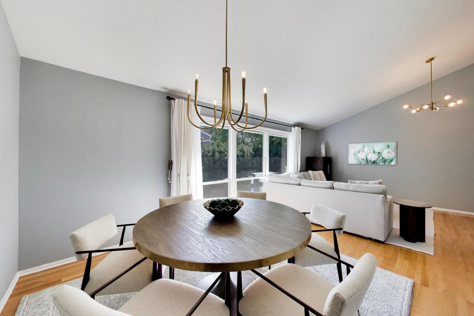 1939 Clover Road Northbrook, IL 60062 - Photo 9 of 41 Gallery Image 9