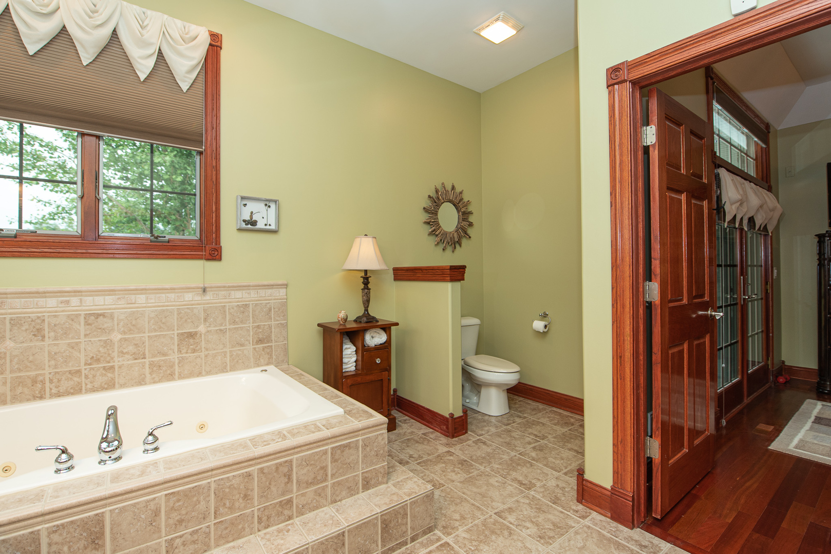 19657 West Sharp Road Elwood, IL 60421 - Photo 20 of 64 a bathroom with a bathtub and a toilet
