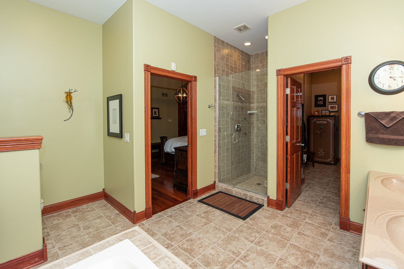 19657 West Sharp Road Elwood, IL 60421 - Photo 21 of 64 a view of a bathroom with tub and shower