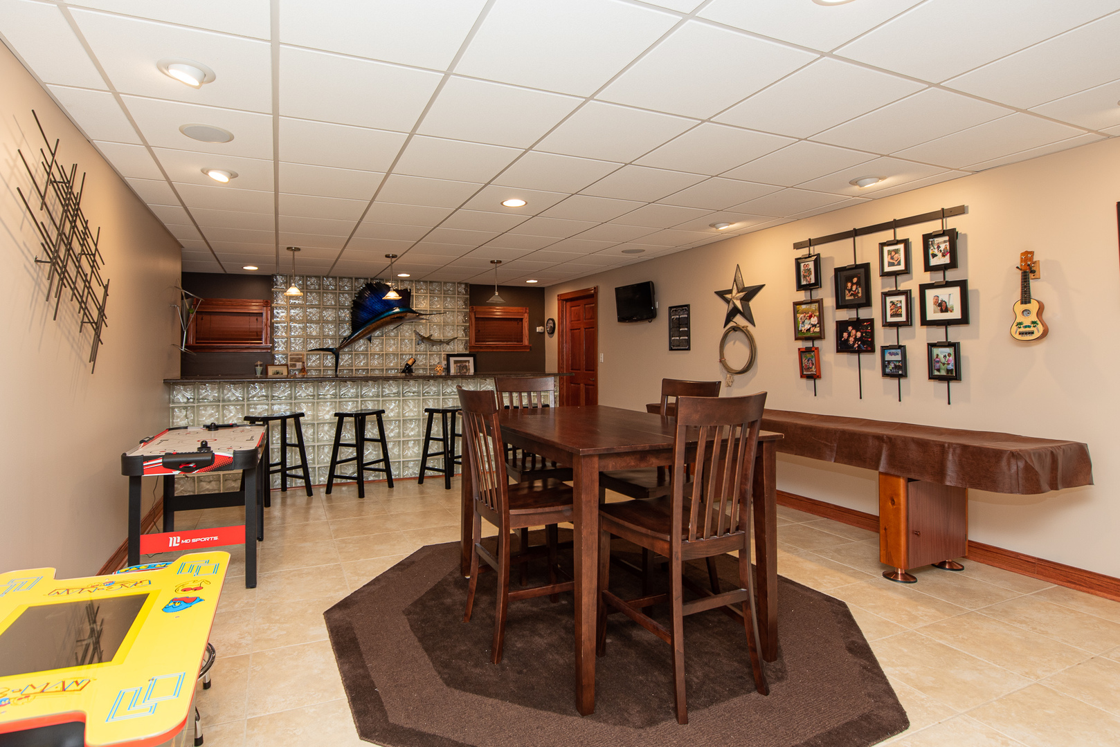 19657 West Sharp Road Elwood, IL 60421 - Photo 35 of 64 a view of a dining room with furniture