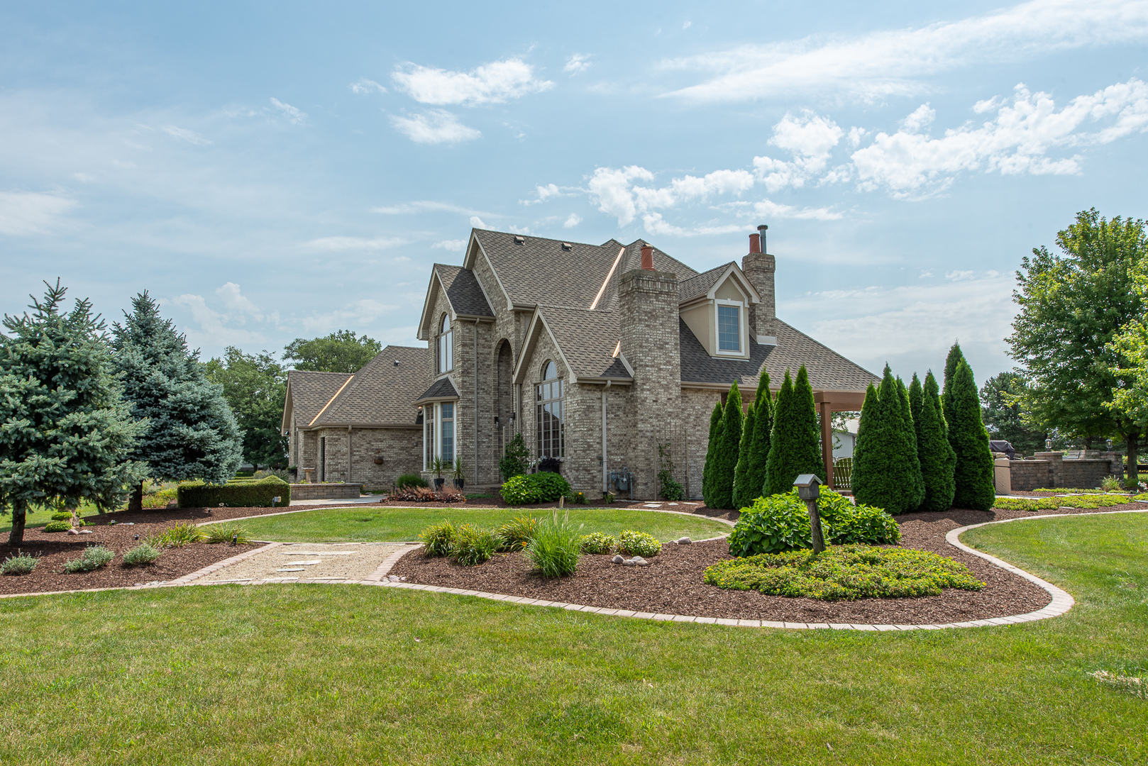 19657 West Sharp Road Elwood, IL 60421 - Photo 55 of 64 a view of a house with a big yard and a fountain