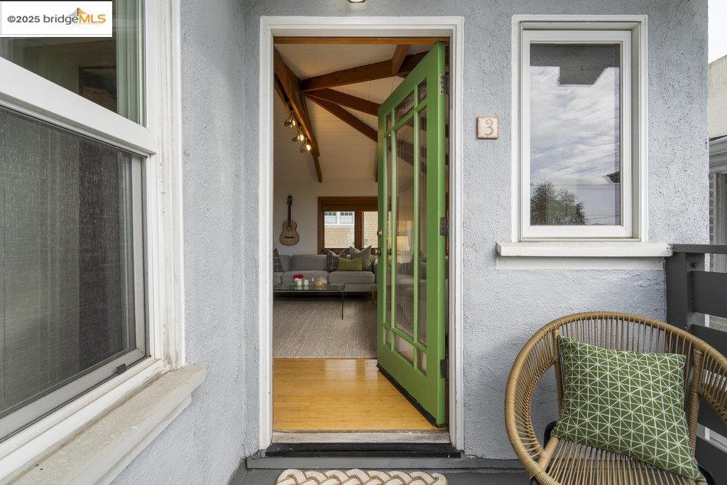 2587 Piedmont Avenue, Unit 3 Berkeley, CA 94704 - Photo 2 of 33 a view of living room and front door