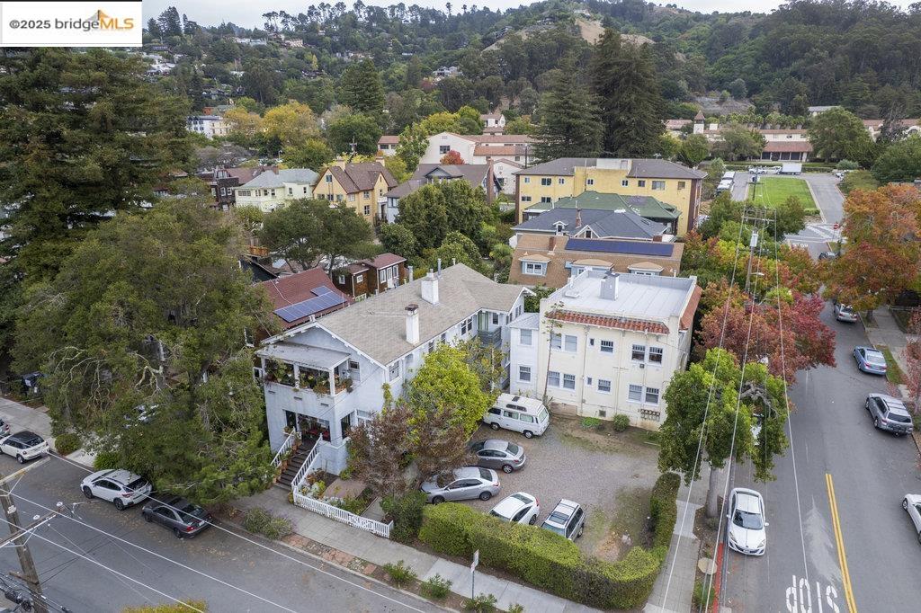 2587 Piedmont Avenue, Unit 3 Berkeley, CA 94704 - Photo 32 of 33 an aerial view of residential houses with outdoor space