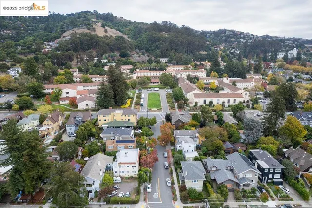 $725,000 | 2587 Piedmont Avenue, Unit 3, Berkeley, CA 94704