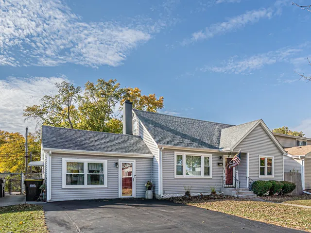 $295,000 | 10630 Oak Park Avenue, Chicago Ridge, IL 60415