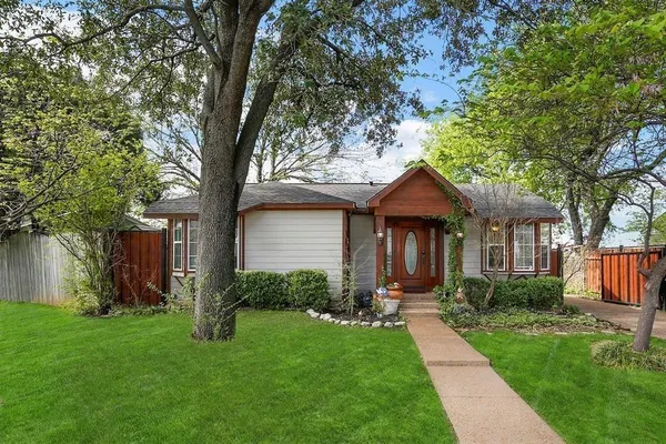 $2,850 | 8515 Glencrest Lane, Dallas, TX 75209