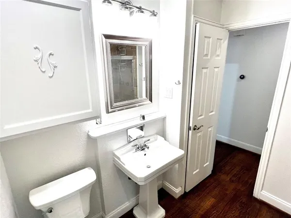 $2,850 | 8515 Glencrest Lane, Dallas, TX 75209