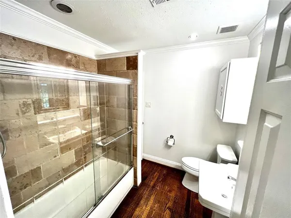 $2,850 | 8515 Glencrest Lane, Dallas, TX 75209