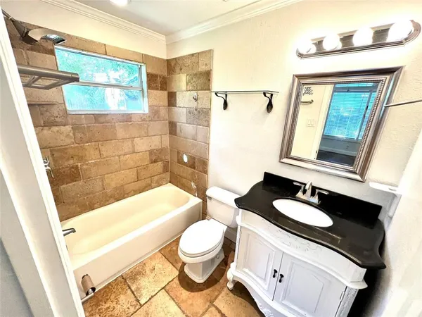 $2,850 | 8515 Glencrest Lane, Dallas, TX 75209