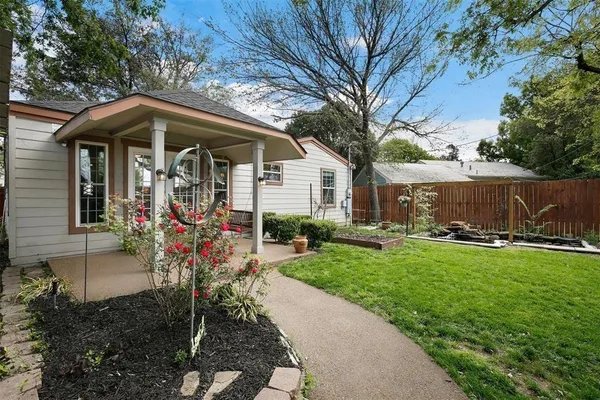 $2,850 | 8515 Glencrest Lane, Dallas, TX 75209