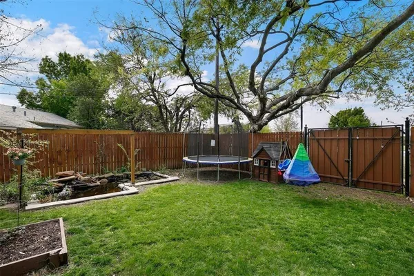 $2,850 | 8515 Glencrest Lane, Dallas, TX 75209