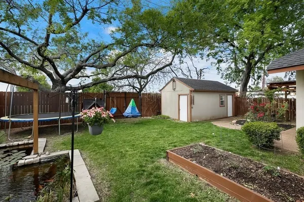 $2,850 | 8515 Glencrest Lane, Dallas, TX 75209
