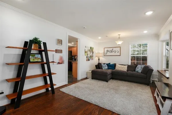 $2,850 | 8515 Glencrest Lane, Dallas, TX 75209