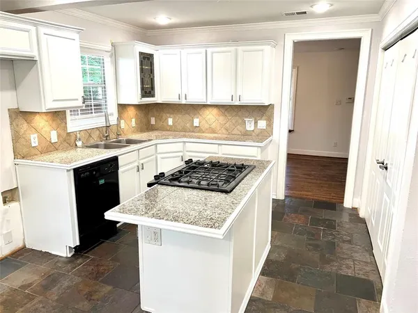 $2,850 | 8515 Glencrest Lane, Dallas, TX 75209
