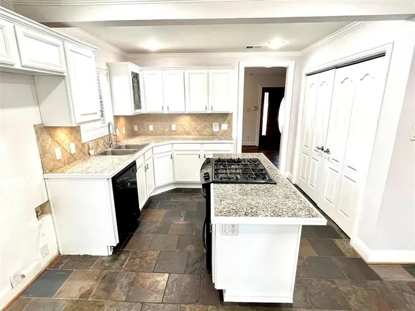 $2,850 | 8515 Glencrest Lane, Dallas, TX 75209