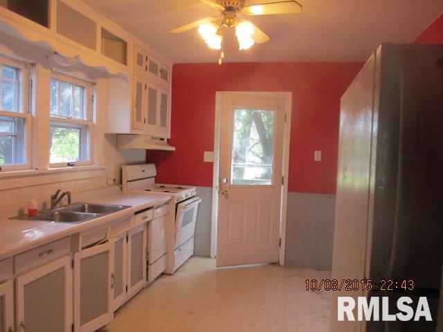 109 Reservoir Road Pekin, IL 61554 - Photo 3 of 5 Gallery Image 3