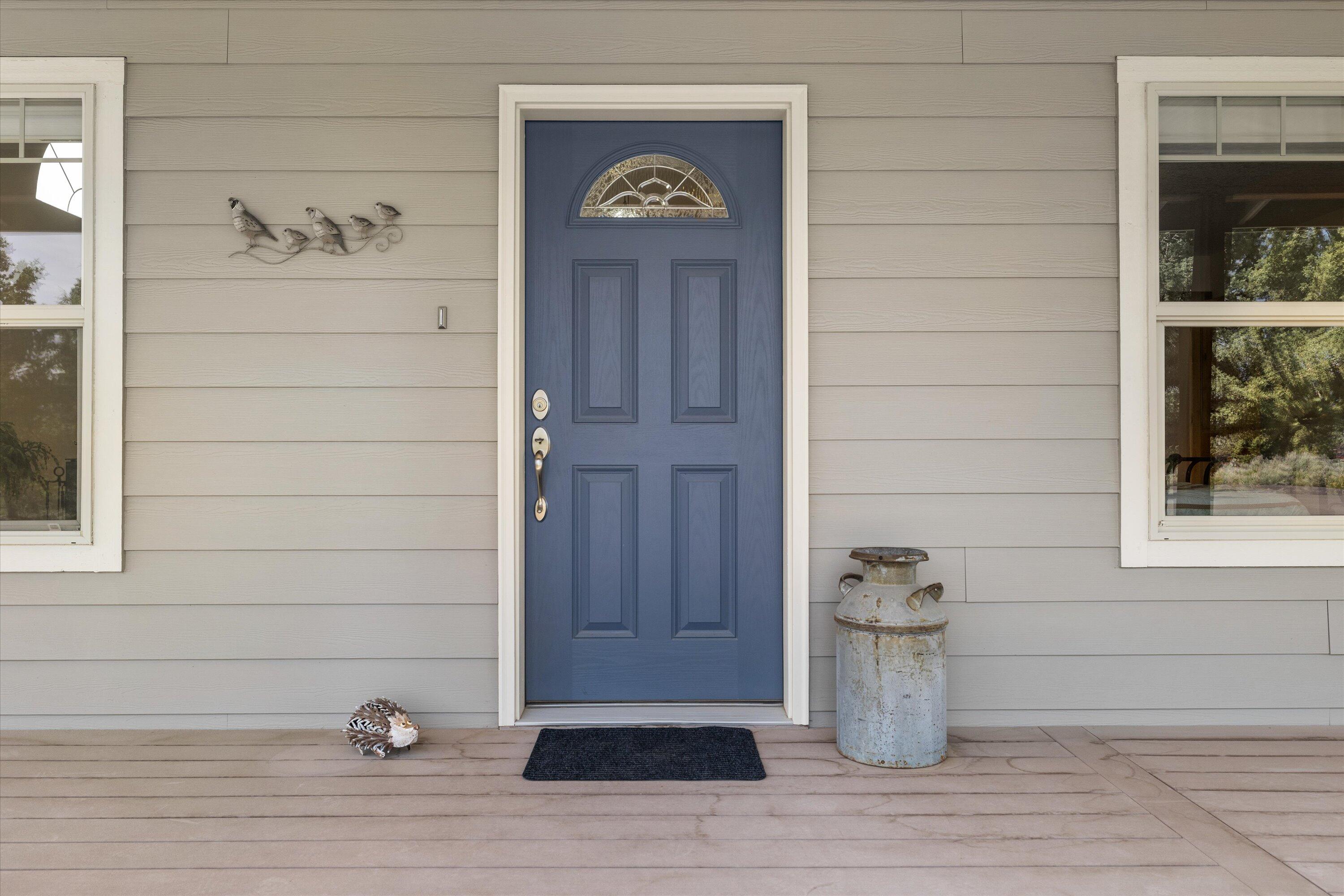 5585 Southwest Rim Road Terrebonne, OR 97760 - Photo 5 of 48 Front Door