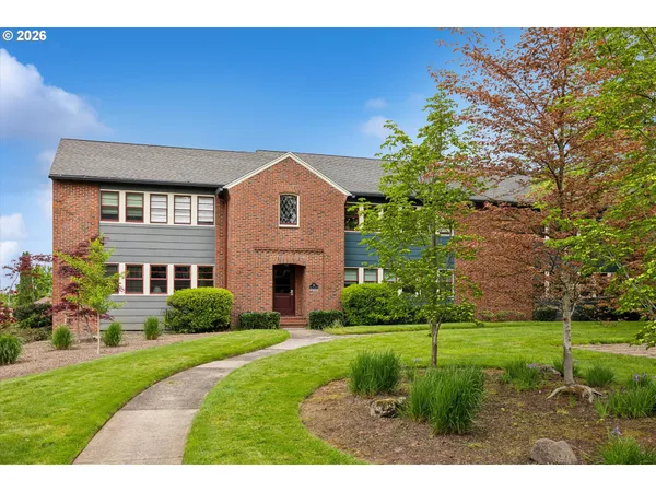 $239,900 | 255 Northeast 61st Avenue, Unit 19, Portland, OR 97213