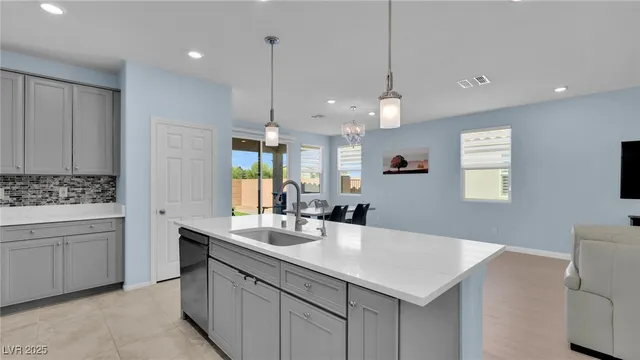 $2,650 | 5827 Casa Branca Street, Las Vegas, NV 89148