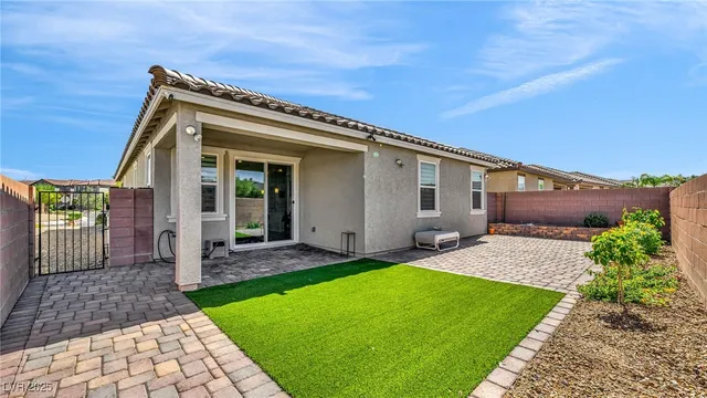 $2,650 | 5827 Casa Branca Street, Las Vegas, NV 89148