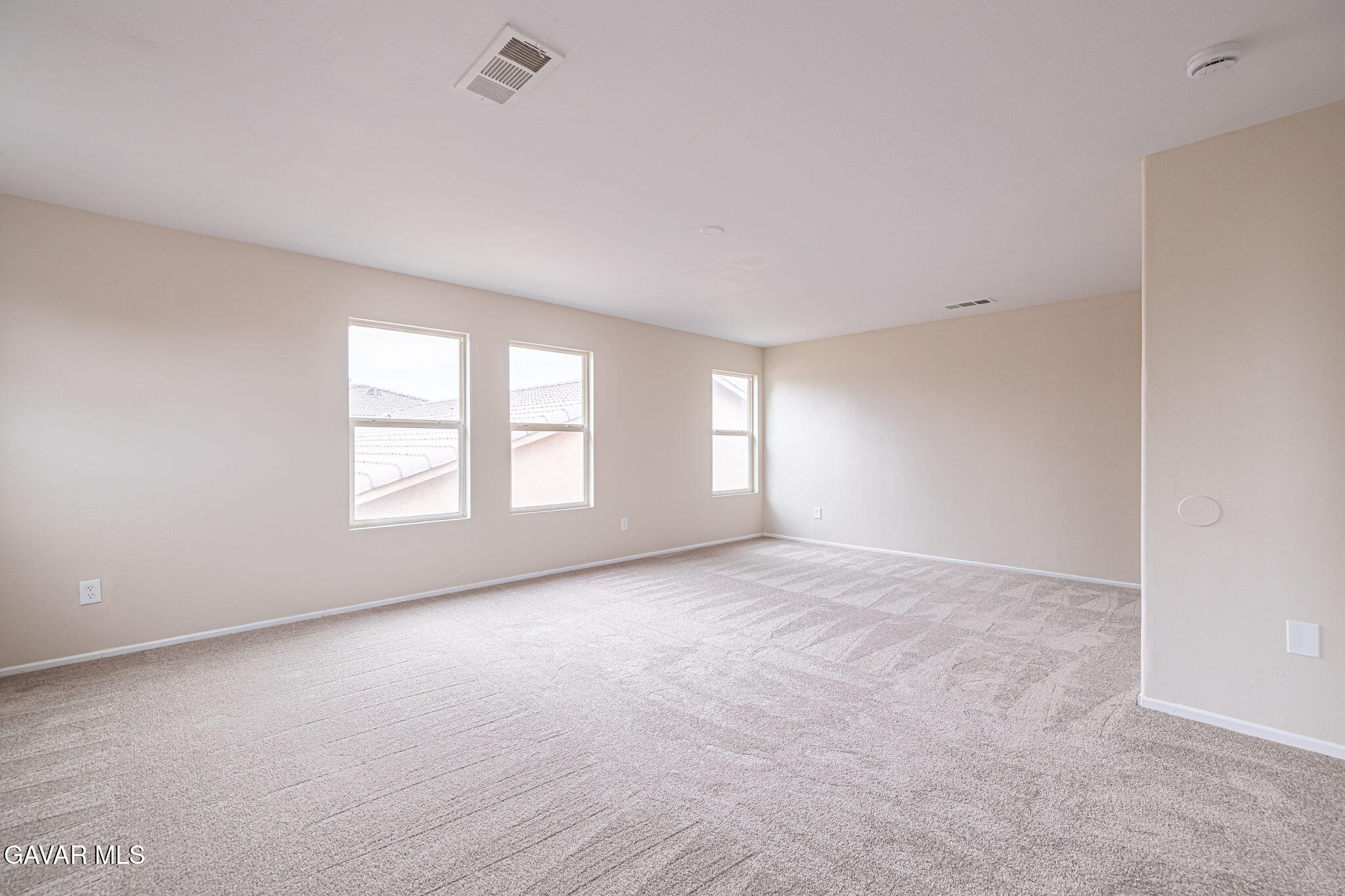 2834 Allessandra Court Lancaster, CA 93535 - Photo 32 of 51 an empty room with windows