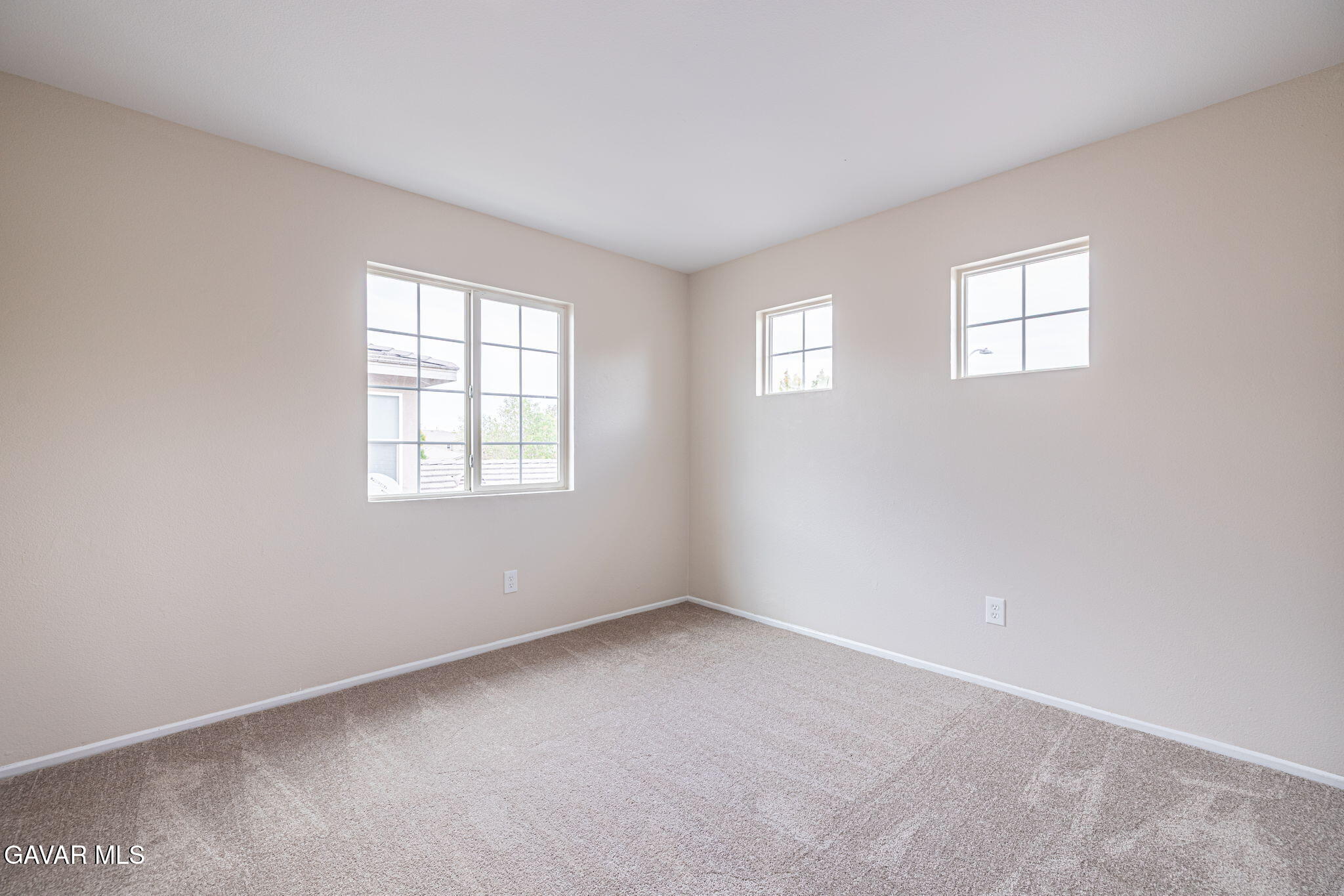 2834 Allessandra Court Lancaster, CA 93535 - Photo 40 of 51 an empty room with windows