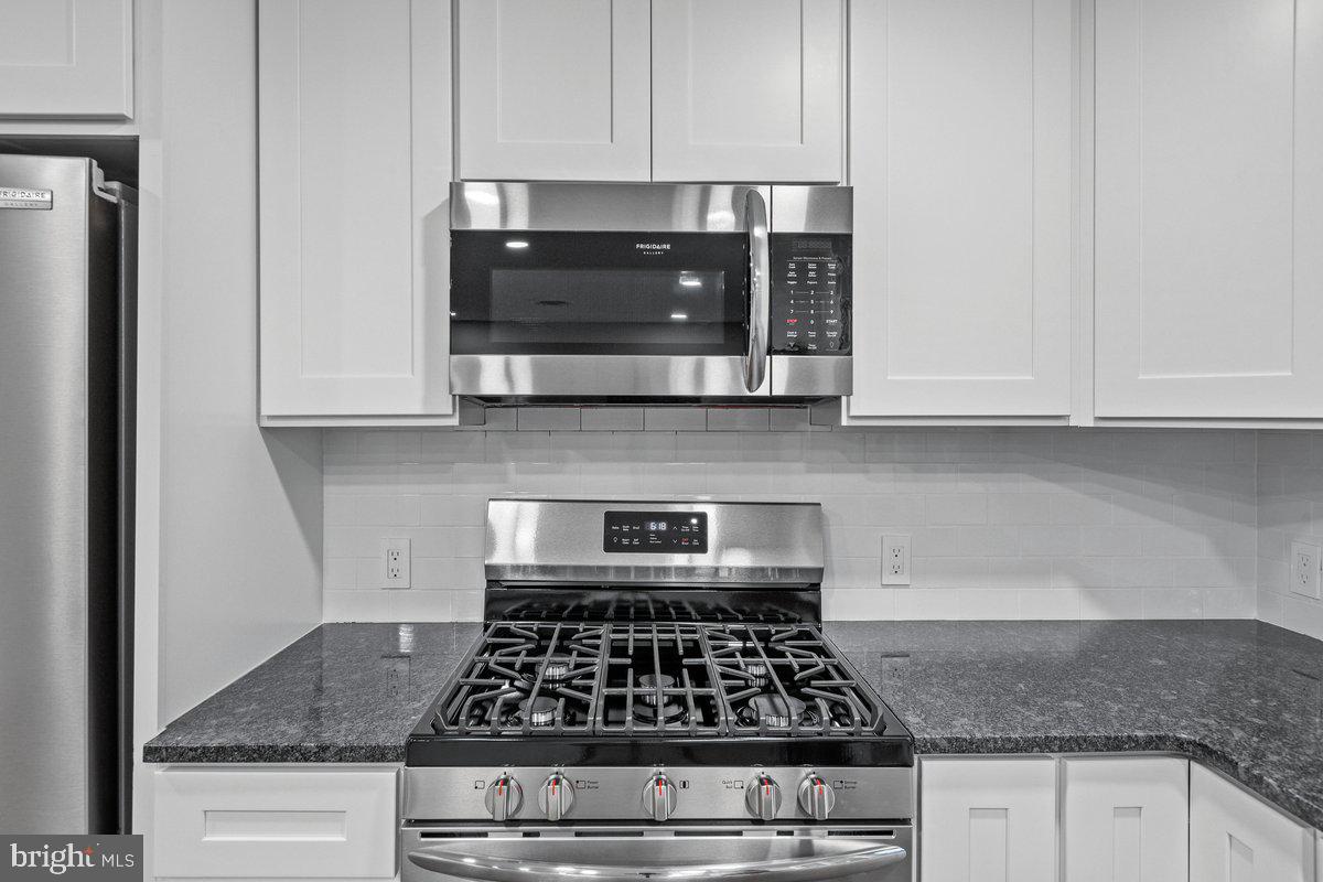 17 Perry Drive Ewing, NJ 08628 - Photo 13 of 45