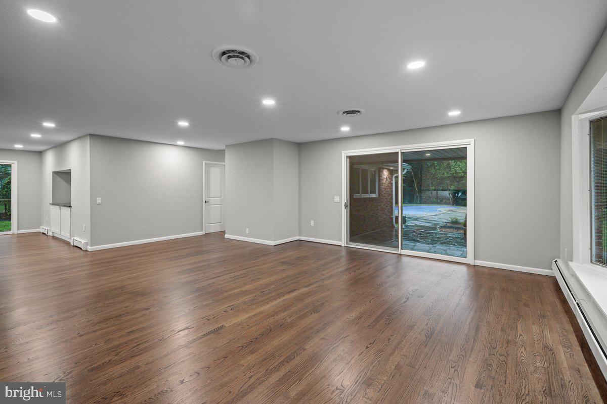 17 Perry Drive Ewing, NJ 08628 - Photo 15 of 45