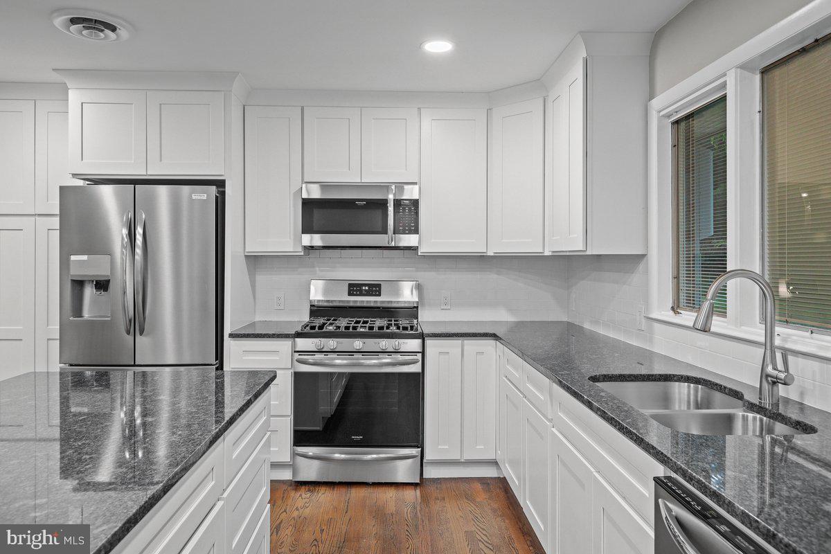 17 Perry Drive Ewing, NJ 08628 - Photo 19 of 45