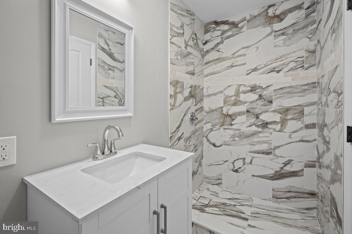 17 Perry Drive Ewing, NJ 08628 - Photo 26 of 45