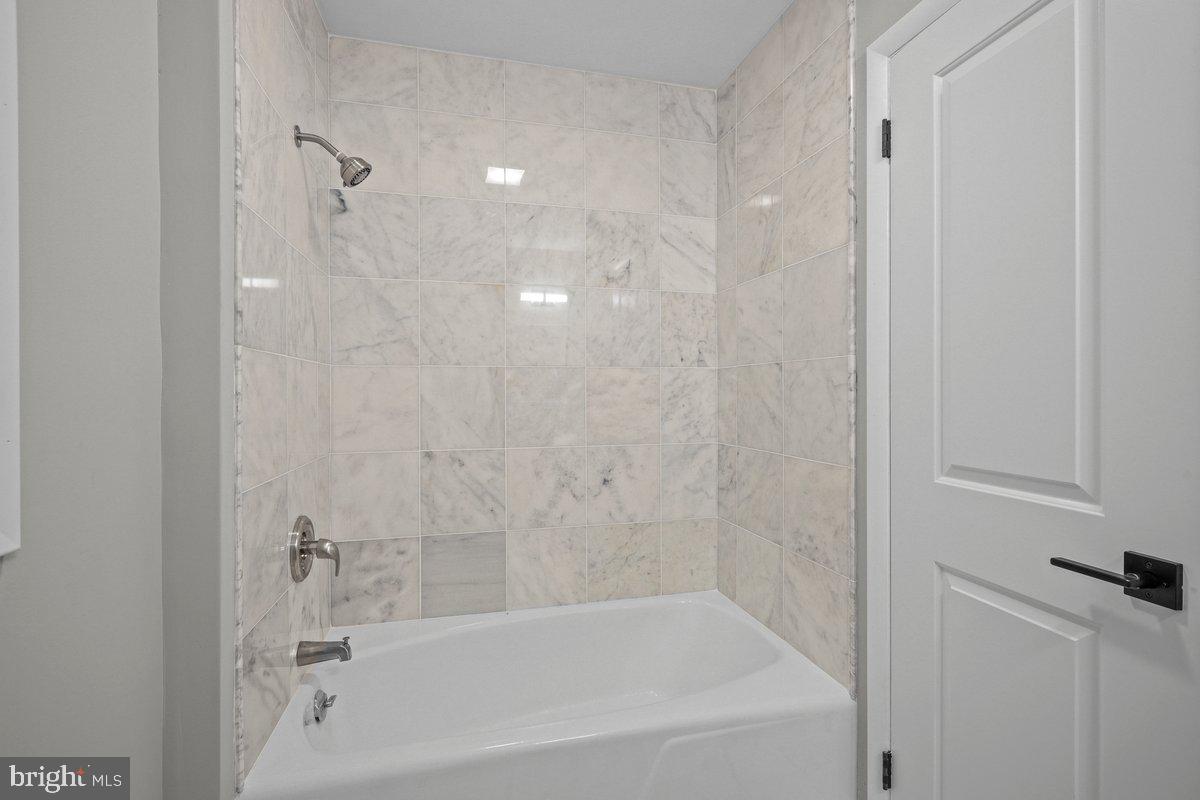 17 Perry Drive Ewing, NJ 08628 - Photo 27 of 45