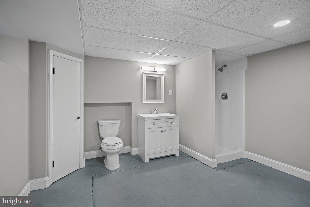 17 Perry Drive Ewing, NJ 08628 - Photo 33 of 45