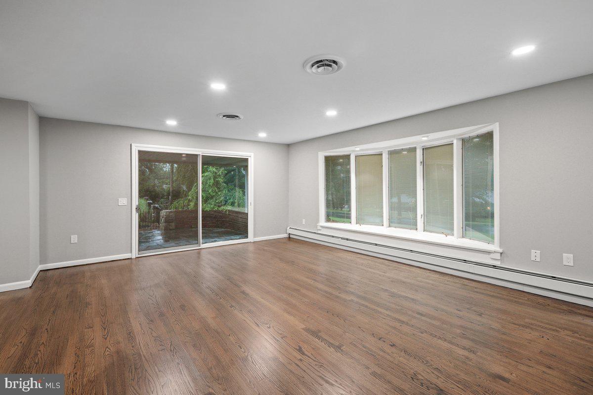 17 Perry Drive Ewing, NJ 08628 - Photo 10 of 45