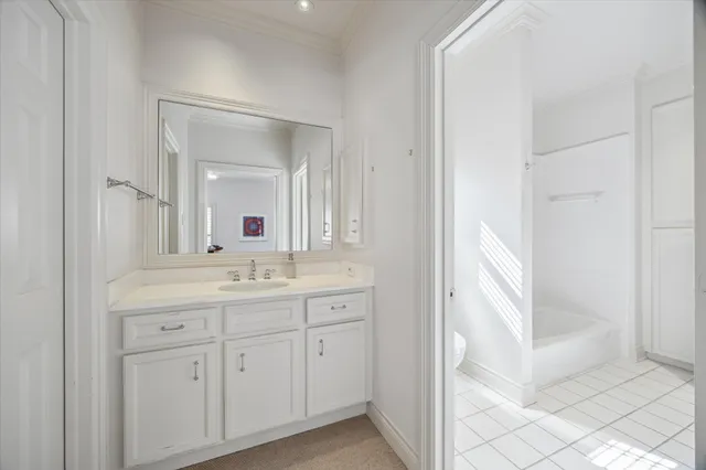 $1,300,000 | 18 Pinewold Circle, Houston, TX 77056