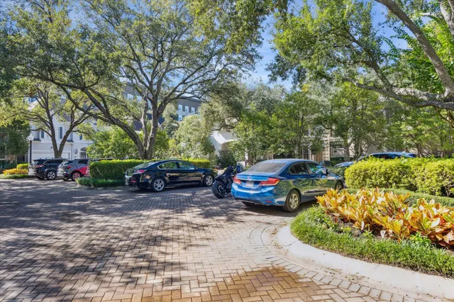 $1,300,000 | 18 Pinewold Circle, Houston, TX 77056