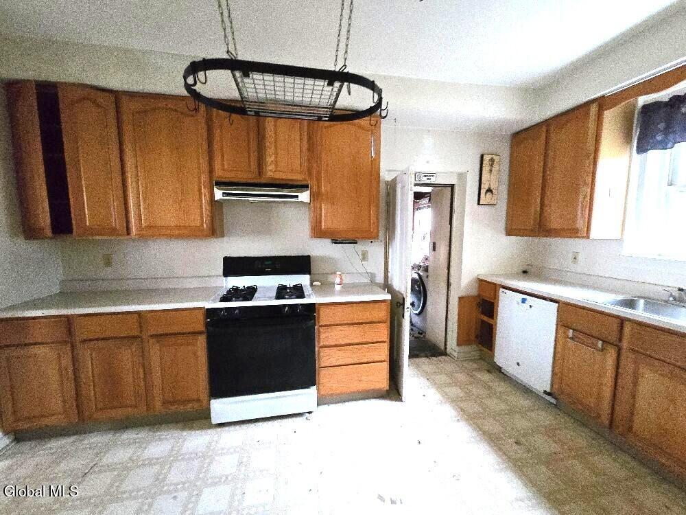 69 South Main Street Castleton-on-Hudson, NY 12033 - Photo 4 of 16 Kitchen