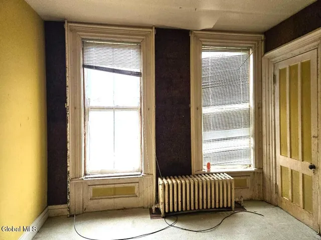 $164,900 | 69 South Main Street, Castleton-on-Hudson, NY 12033