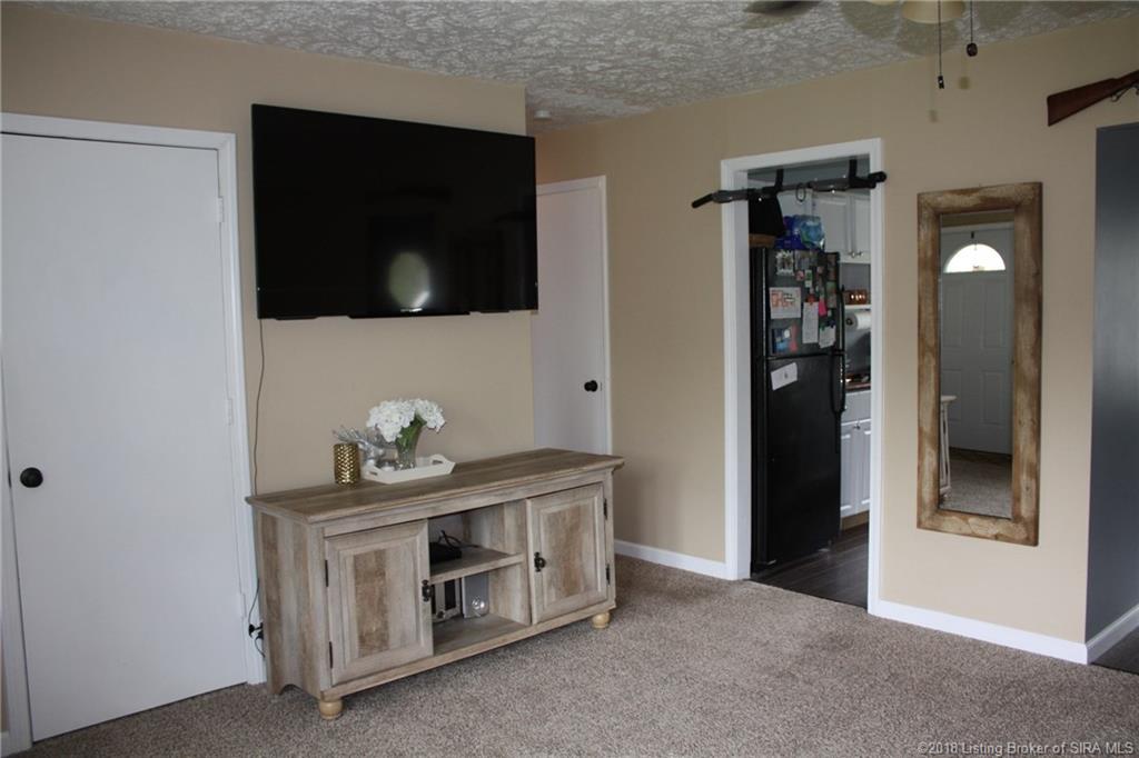 4275 Raccoon Creek Road Northeast Corydon, IN 47112 - Photo 7 of 34
