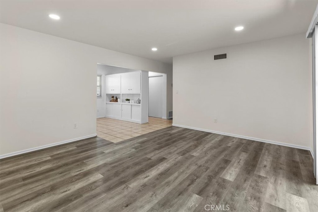 529 West Blaine Street Riverside, CA 92507 - Photo 4 of 26