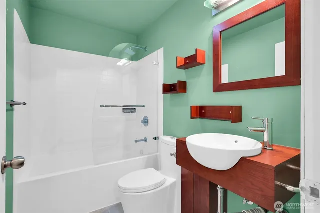 $2,750 | 2937 76th Avenue Southeast, Unit 33C, Mercer Island, WA 98040