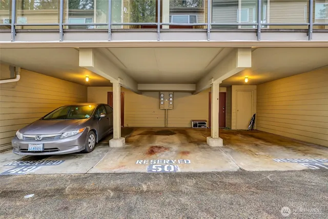 $2,750 | 2937 76th Avenue Southeast, Unit 33C, Mercer Island, WA 98040