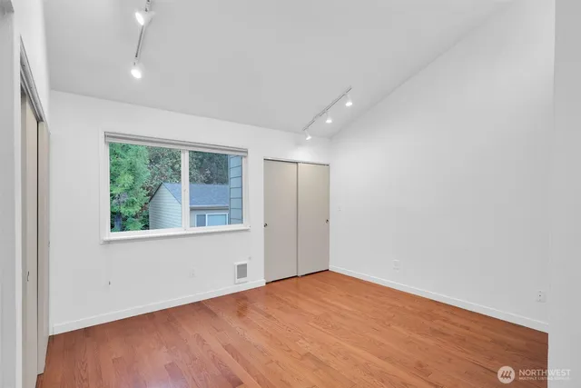 $2,750 | 2937 76th Avenue Southeast, Unit 33C, Mercer Island, WA 98040