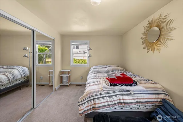 $950,000 | 17563 12th Avenue Northeast, Shoreline, WA 98155