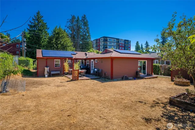 $950,000 | 17563 12th Avenue Northeast, Shoreline, WA 98155